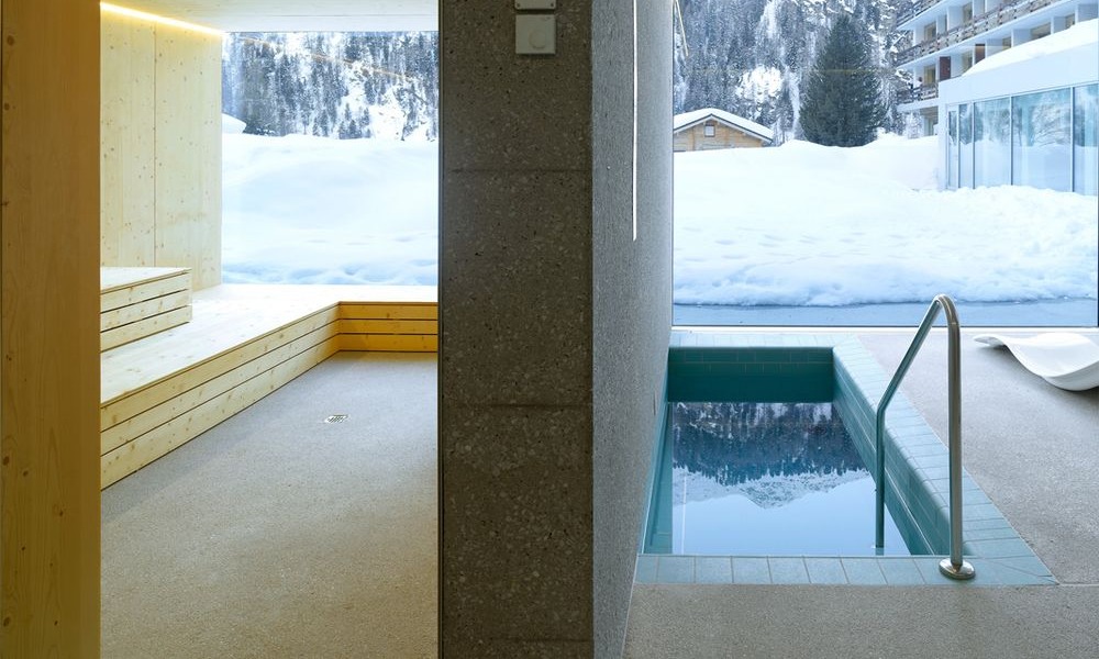 ZINAL-SCHWIMMBAD UND WELLNESS-CENTER